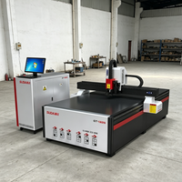 Machine de découpe CNC à positionnement stable, machine CNC avec zone de travail de 1300*2500 mm pour le travail du bois et l'artisanat