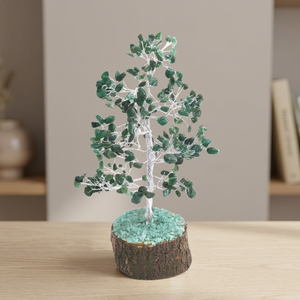 Arbre de Noël artisanal en fluorite bleue avec base en cuivre pour la décoration intérieure et le Feng Shui - Product Image 3