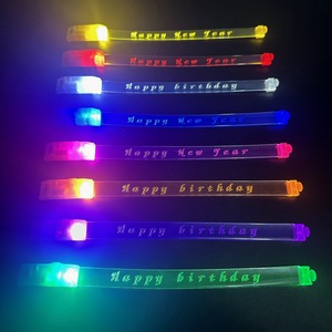 <span class=keywords><strong>LED</strong></span> <span class=keywords><strong>Glow</strong></span> Gậy Vòng đeo tay dây đeo cổ tay cho kỳ nghỉ Nguồn cung cấp bên phát sáng trong bóng tối ánh sáng lên đồ chơi Đảng ủng hộ - Product Image 4