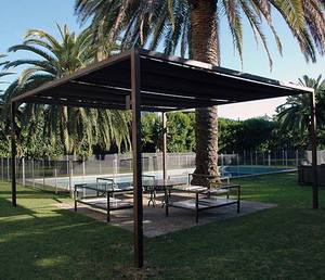 GNEE Pergola géométrique carrée en acier corten avec auvent en métal enduit de poudre - Product Image 6