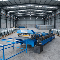 Máquina de Conformado de Láminas Corrugadas de Acero Galvanizado para Techos Ondulados, con Estructura de Soporte Industrial Resistente y Accionamiento por Caja de Engranajes