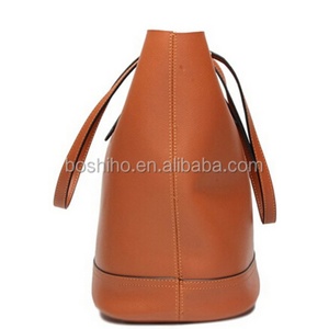 กระเป๋าถือหนังแท้สั่งทำโลโก้ ลดราคาพิเศษ - Product Image 2