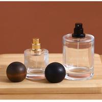 Flacon de parfum en verre rechargeable YMP, cylindre de 100 ml, vaporisateur à pompe avec bouchons en bois, boîte mate sérigraphiée, 100 pièces, Jiangsu