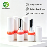 Tube de Rouge à Lèvres et Baume à Lèvres Vide Blanc Minimaliste avec Bouchon à Vis, Anneau Central Coloré en ABS, Logo Personnalisé, Vente en Gros de Tubes Cosmétiques