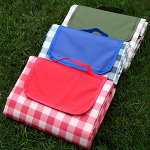 Trendige Karierte Picknickdecke Outdoor Feuchtigkeitsabweisende Matte Frühlingsausflug Rasenmatte Camping Picknicktuch Tragbar mit Griff Strandmatte - Product Image 2