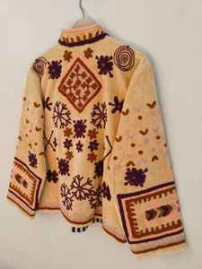 Blouson Bomber en Velours Réversible Fait Main, Respirant et Écologique, Broderie Suzani, Manches Courtes, Motif Floral Coloré, Hiver - Product Image 6