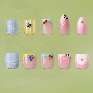 Faux ongles de pieds carrés courts de luxe, faits à la main, avec fleurs 3D, pour le printemps et l'été, à presser, en gros, avec colle - Product Image 1