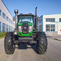 Tracteur agricole 4x4 de grande puissance avec chargeur frontal assorti