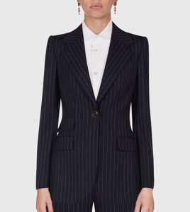 Costume de blazer structuré sur mesure <span class=keywords><strong>pour</strong></span> femmes OEM ODM avec fermeture à double boutonnage, ensembles <span class=keywords><strong>pantalon</strong></span> deux pièces <span class=keywords><strong>pour</strong></span> femmes - Product Image 3