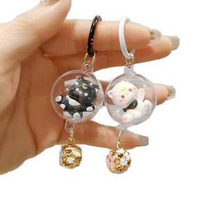 Llavero con Figura de Gato <span class=keywords><strong>en</strong></span> Miniatura, <span class=keywords><strong>en</strong></span> Caja Esférica Transparente con Campana con Diseño Floral y Anillo de Clip Pintado, Colgante de Gato a la Moda - Product Image 1