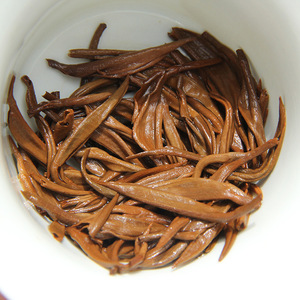 Thé noir Dian Hong du Yunnan, qualité supérieure, bourgeons dorés fins, de vieilles plantes, bourgeons dorés, Fengqing, arbres anciens, en vrac - Product Image 4