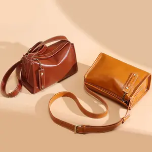 Fabricante de bolsas por atacado 2024 novas tendências da moda feminina vintage couro genuíno pequenas bolsas de ombro quadradas para mulheres