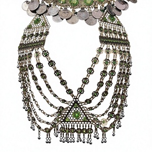 Collier artisanal vintage en cuivre géométrique bohème afghan avec perles d'eau douce et plaqué argent antique pour femme, idéal pour les soirées et la mode - Product Image 3