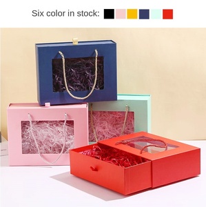 Scatola Regalo in Carta di Alta Qualità con Manico Arancione e Finestra Trasparente per Regali di Compleanno o Alimenti, Design con Apertura a Cassetto - Product Image 2