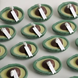 Velas Aromáticas Hechas a Mano con Cera de Soya, Lindas Velas Perfumadas con Forma de Aguacate para Regalo - Product Image 5