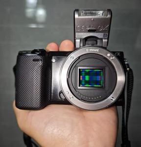 Appareil photo hybride Sony NEX 5R d'occasion avec objectif E PZ 16-50 mm, 16,1 MP, APS-C, vidéo Full HD, bon état, prêt à être expédié - Product Image 3