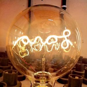 Ampoule LED dorée vintage décorative 4W E27 à filament unique en forme de cœur, 2200K, G125 pour lustre - Product Image 4