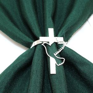 Rond de serviette de communion en métal plaqué or évidé Peace Pigeon Cross Shape Rond de serviette en forme de croix Vente en gros <span class=keywords><strong>pas</strong></span> <span class=keywords><strong>cher</strong></span> - Product Image 3