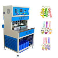 Machine de moulage automatique à chaud et à froid pour la fabrication de porte-clés et de figurines 3D en PVC