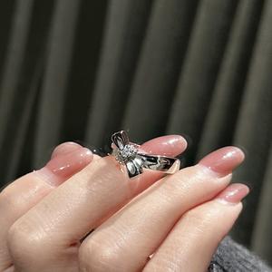 Anillo de Plata de Ley S925 con Diseño Único, Chapado en Oro de 18K, Joyería Ligera y Elegante con Incrustaciones de Circonita Dulce y Fresca - Product Image 4