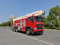 Camion de pompiers Sinotruk HOWO de grande capacité avec fonction de jet de levage pour les opérations de sauvetage en altitude