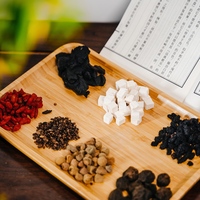 Thé aux herbes de baies de Goji Premium Fructus Alpiniae Oxyphyllae, infusion naturelle favorisant la vitalité, l'énergie et le bien-être général des hommes