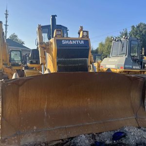 Bulldozer Usado Shantui SD32 de Buen Rendimiento con Motor Cummins, Capacidad de Empuje de 3.5m, Potencia de 257kw en Venta - Product Image 2
