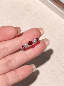 แหวนเงินแท้ 925 ยี่ห้อ UM Jewelry ประดับด้วยไพลินสีน้ำเงินสังเคราะห์แบบซันเซ็ตและฟรอสต์ และเพชรซิคอนสีขาว สำหรับผู้ชายและผู้หญิง สวมใส่ได้ทุกวัน งานแต่งงาน และงานปาร์ตี้ - Product Image 4