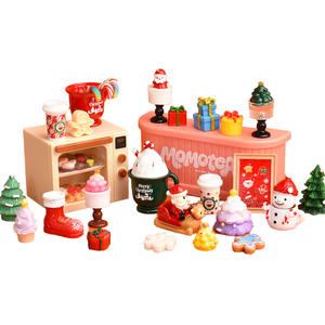 Accessoires DIY de la série Noël et Halloween : Breloques <span class=keywords><strong>en</strong></span> résine, miniatures de nourriture, <span class=keywords><strong>bonhomme</strong></span> de neige, homme <span class=keywords><strong>en</strong></span> <span class=keywords><strong>pain</strong></span> <span class=keywords><strong>d</strong></span>'épices, <span class=keywords><strong>d</strong></span>écorations festives - Vente chaude - Product Image 1