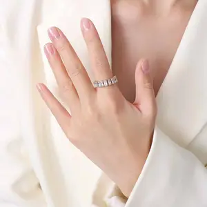 2021 Merek Baru Perhiasan 18K Baja Tahan Karat Berlapis Emas Kuningan Berlian Cincin Penyangga CZ Batu Cincin Perhiasan