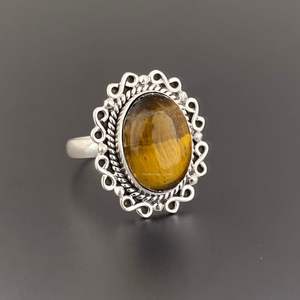 Bague artisanale en argent 925 avec pierre précieuse pour homme, style bohème œil de tigre, sertissage clos, évaluée par un tiers pour mariage - Product Image 5