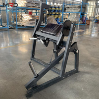 Machine de musculation à charge libre en acier pour curls aux bras, équipement de musculation assis sécurisé pour biceps et avant-bras, idéal pour salle de sport et studio de fitness