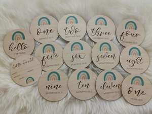 Annonce de nom de naissance <span class=keywords><strong>en</strong></span> bois bébé jalon cartes mensuelles disques disque avec <span class=keywords><strong>arc</strong></span>-<span class=keywords><strong>en</strong></span>-<span class=keywords><strong>ciel</strong></span> accessoires photo cadeau de douche nouveau-né - Product Image 5