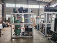 Machine à glace industrielle en acier inoxydable de 5 tonnes/jour à haute productivité avec système de refroidissement par eau et commande PLC