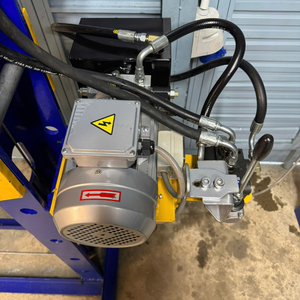 Cisailles hydrauliques à prix avantageux, capacité 20 tonnes, moteur 3 kW pour travaux sur acier et aluminium, garantie 1 an - Product Image 5