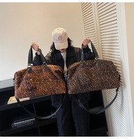 Sac bandoulière tendance pour femme en daim respirant imprimé léopard, idéal pour les loisirs, les voyages et les activités de plein air