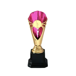 موردو تذكار يستخدمون جائزة مصغرة من البلاستيك الوردي المخصص من المصنع 2023