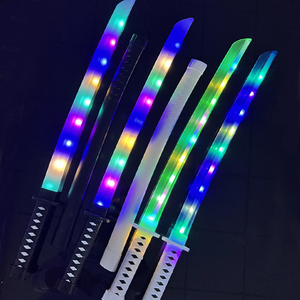 Vente en gros de <span class=keywords><strong>sabre</strong></span> <span class=keywords><strong>laser</strong></span> en plastique multicolore QF pour petit garçon et fille avec LED pailleté, inspiré des samouraïs pour une fête cosplay amusante - Product Image 6
