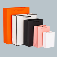 Sac en papier cartonné blanc de luxe avec poignée en ruban, sacs cadeaux personnalisés imprimés pour boutique, bijoux, cosmétiques