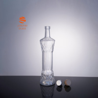 750ml hoge glazen fles met geperste bodem, transparant, geschikt voor groothandel in sterke drank zoals wodka en gin
