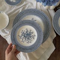 Set Piring Makan Keramik Cetak Bunga Biru Eropa dengan Cangkir dan Piring Dekoratif Berenda untuk Acara Pernikahan
