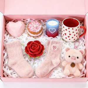 C&H Paquete de Regalo Premium con Accesorios Románticos para el Día de San Valentín, con Vaporizador para Ducha, Diario y Regalos de Amor - Product Image 2