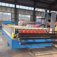 Machine de formage à froid de profilés structurels pour tuiles