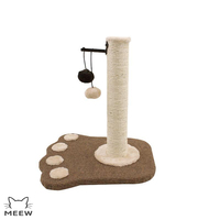 Poteau à gratter pour chat avec motif patte, colonne en corde de sisal, jouet interactif pour chatons avec balle en peluche suspendue pour le nettoyage des griffes