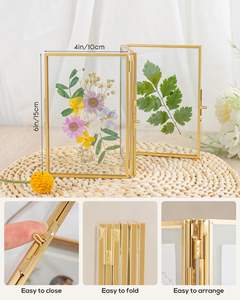 Cadre flottant triple articulé en métal doré de luxe pour 3 photos, idéal pour mariages et décoration intérieure - Product Image 4