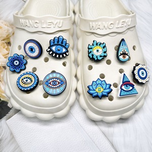 Breloques pour sabots Evil's Eye, boucles décoratives, accessoires de chaussures en PVC personnalisés, design œil turc pour adultes et hommes - Product Image 3