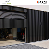Porte de garage moderne en aluminium isolé MULTI-TEINTES avec porte latérale et moteur latéral pour usage extérieur, dotée de fonctions antivol