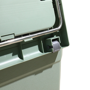 Set de Nevera Portátil Compacta para Exteriores: 32L con Mesa, Sillas y Ruedas para Aventuras de Picnic - Product Image 5