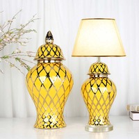LJ134-S lampe de table en céramique de luxe pour la décoration intérieure lampe de bureau de style nordique Art déco avec logo personnalisé pour le bureau ou l'hôtel