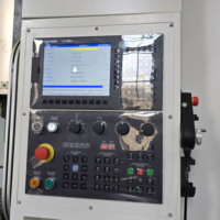 Centre d'usinage vertical CNC robuste 4 axes BT40 8000 tr/min 24T ATC VMC1375 Précision 0,005 mm pour moules